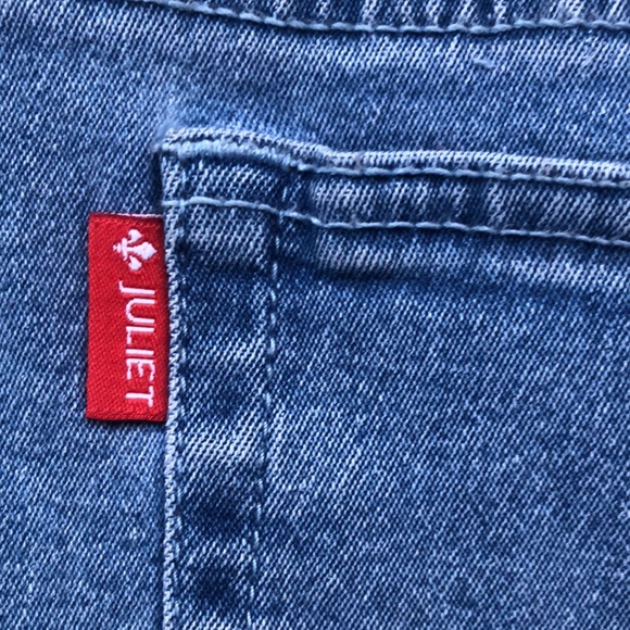 Denim capri 💙 - Picture 2 of 8